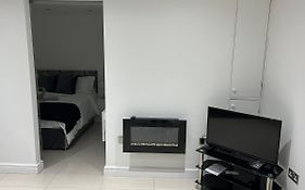 Lovely 1-Bedroom Holiday Home In Southminster